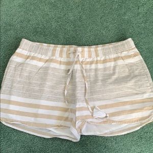 Vineyard vines lightweight shorts